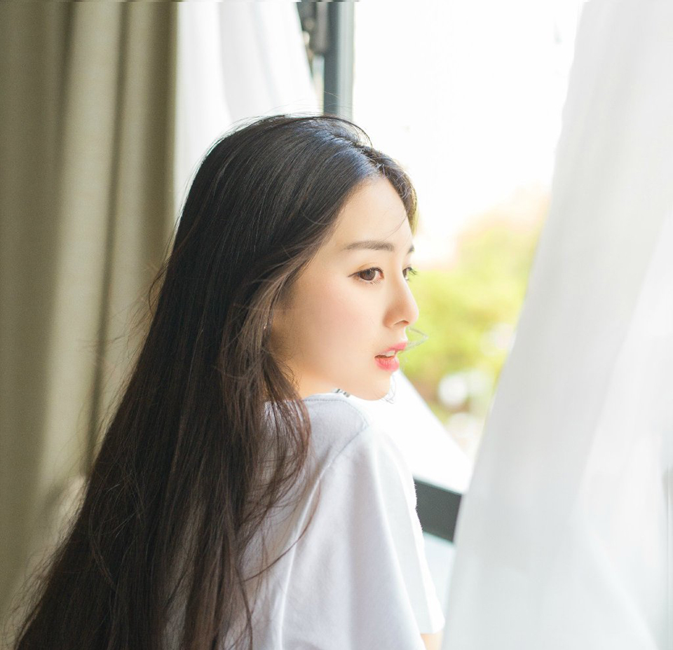 我相信，真正在乎我的人是不会被别人抢走的，无论是友情，还是爱情。——三毛